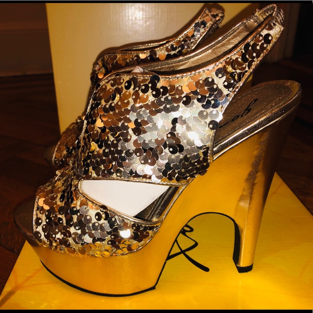 Gomax Sparkly Gold High Heels